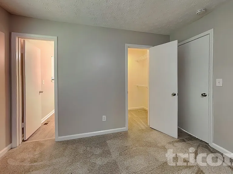 1515 Olde Oak Dr — Photo 6