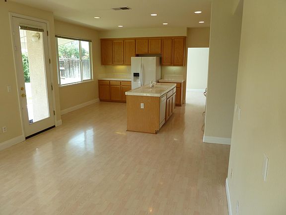 5th image of 2137 De Bord Dr