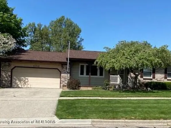1102 Hampshire Dr, Saint Johns, MI 48879