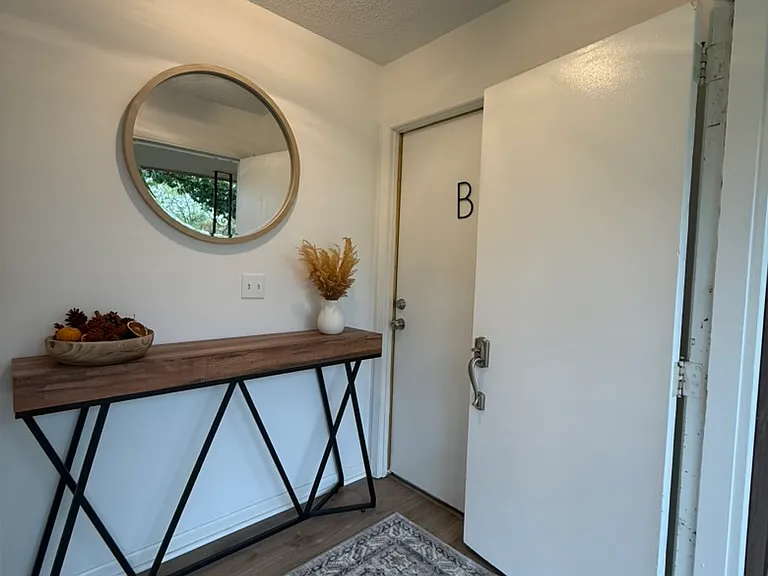 214 Rosehill Dr #B — Photo 5