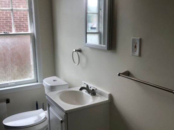 3rd image of 10010 Bramell