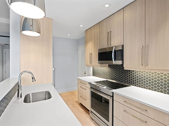 4th image of 151 E 80th St APT 6C