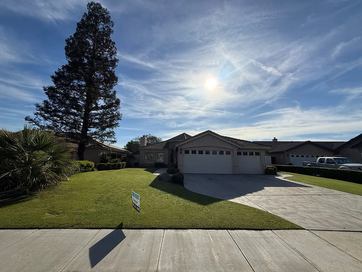 Building Photo - 802 Windsor Park Dr