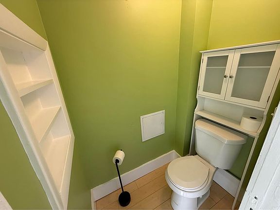 3rd image of 439 Essex St