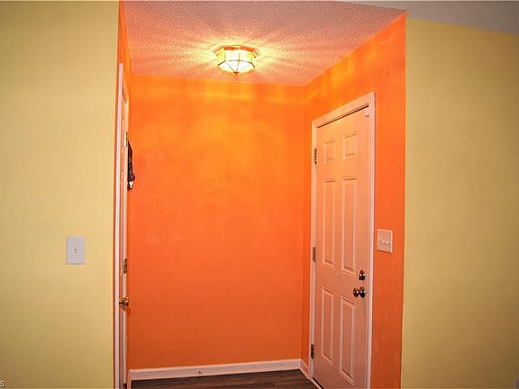 4th image of 2115 McIver Ln