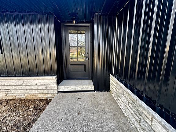 3rd image of 1601 W James Dr