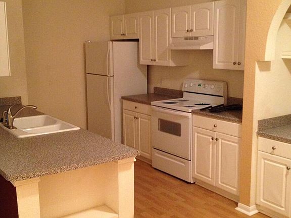 3rd image of 860 N Orange Ave APT 323