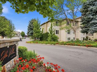 22855 E Country Vista Dr APT 392, Liberty Lake, WA 99019