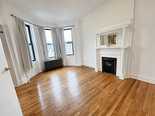 Rented by Trademarko Realty Inc | media 1
