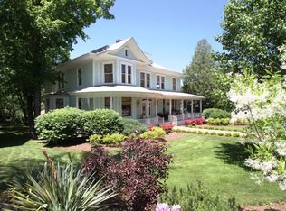 104 W Main St APT 4, White Sulphur Springs, WV 24986