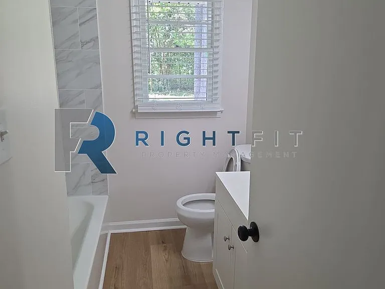 4768 Wellborn Dr — Photo 11