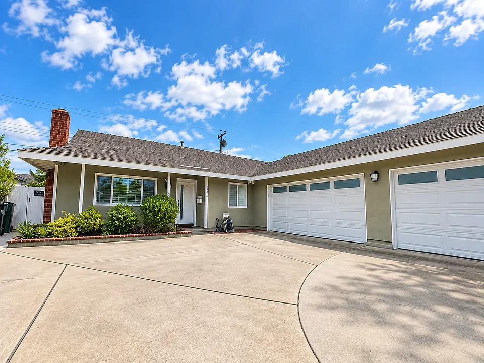 17572 Misty Ln