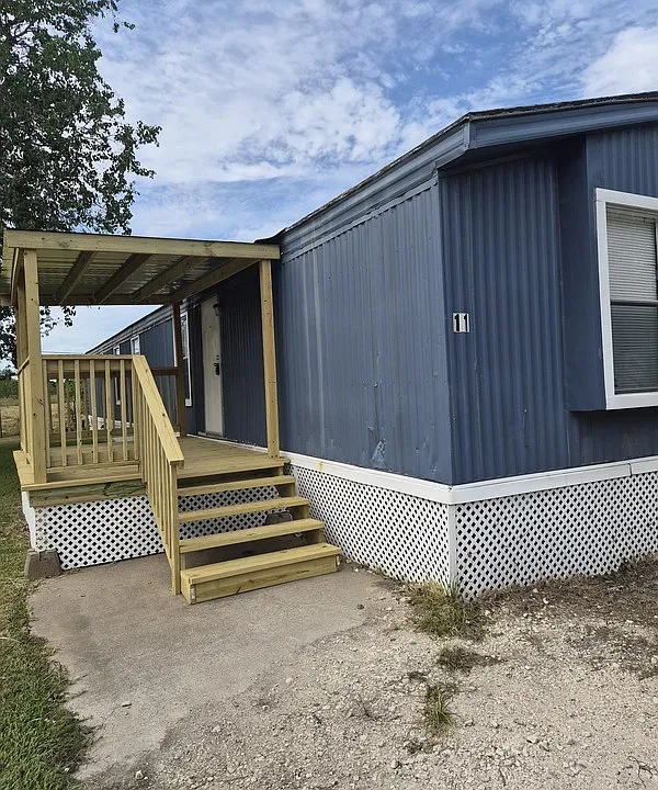 775 Steele Rd #11