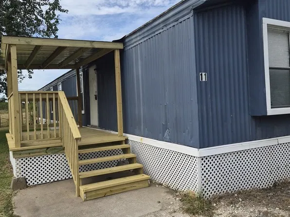 775 Steele Rd, Alvin, TX