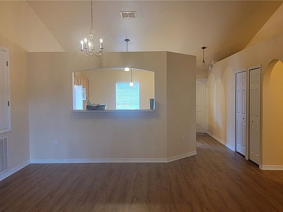 4th image of 1393 W Kenmore Dr