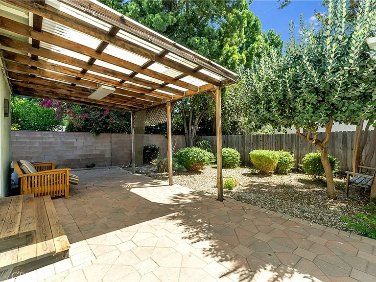 5452 Halbrent Ave — Photo 24