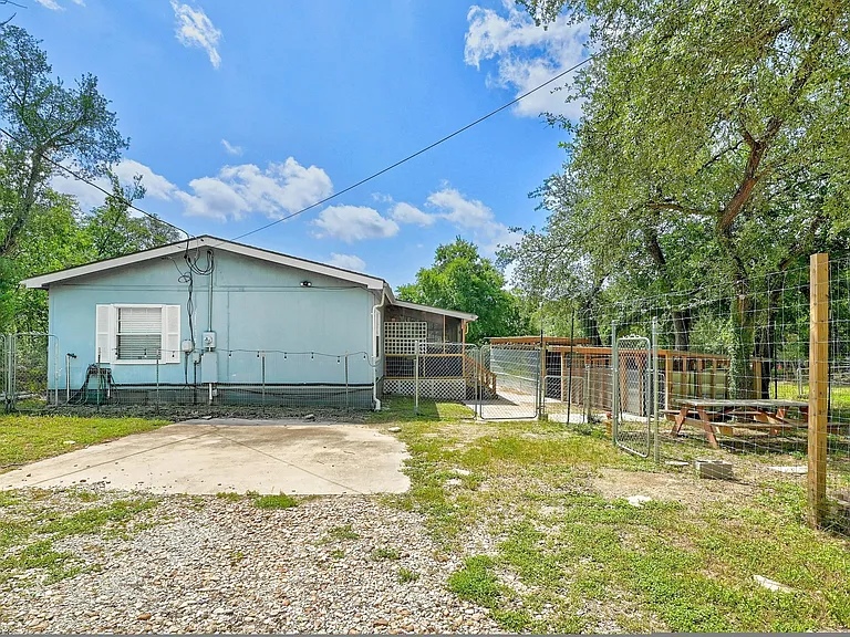 7807 Williamson Creek Dr — Photo 1