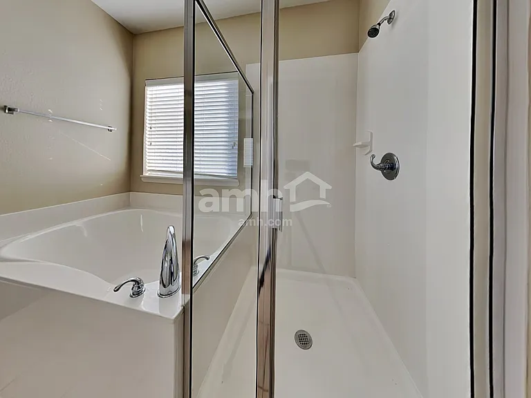 86 N Highland Dr — Photo 12