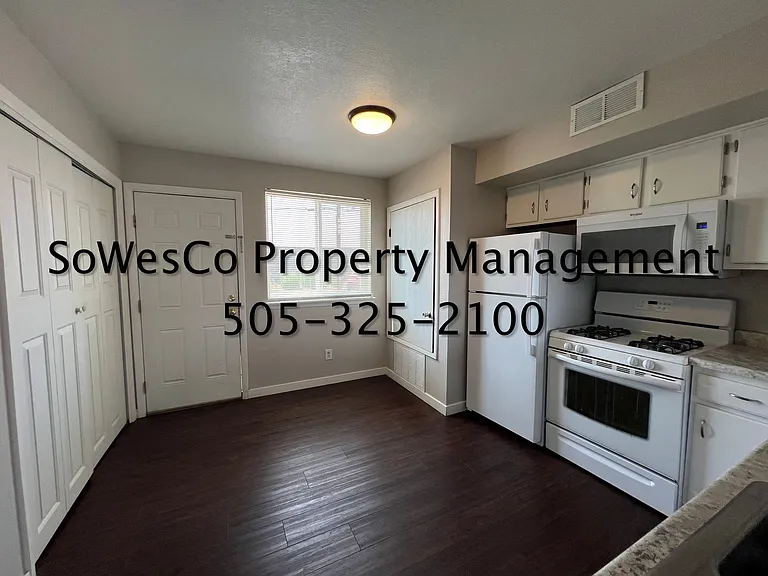 905 N Tucker — Photo 5