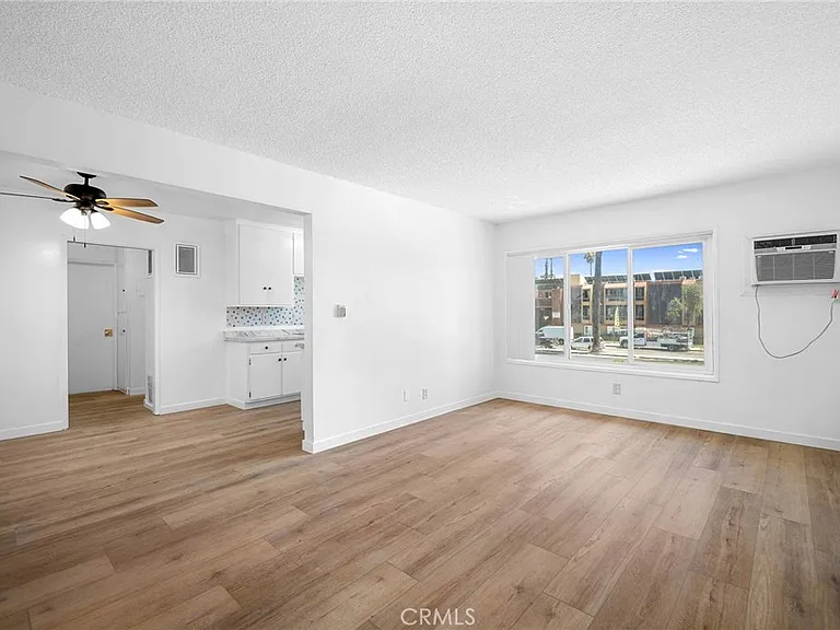 17845 Sherman Way #7 — Photo 5