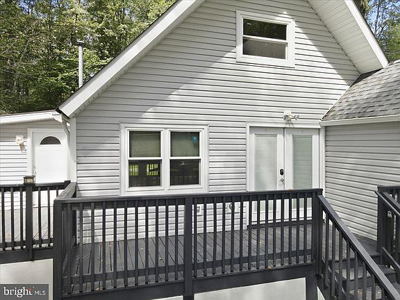 4th image of 320 Lamont Way