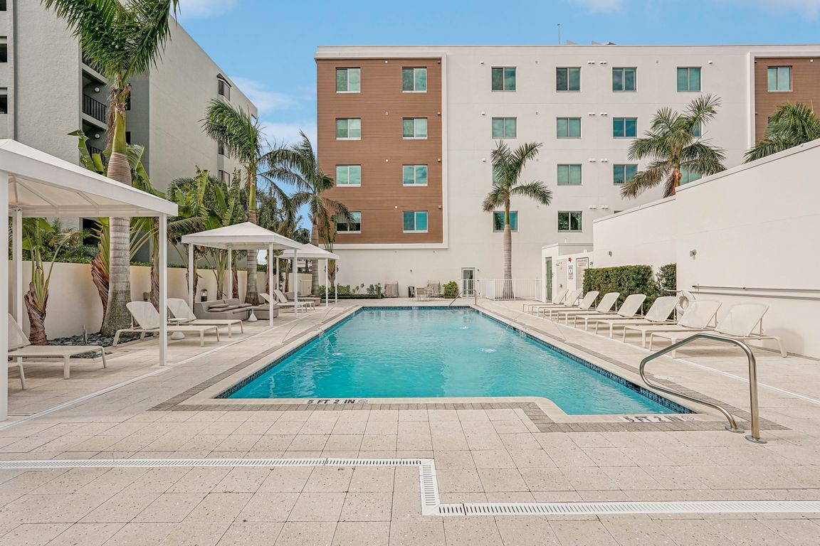S Palm Ave 203-046.jpg