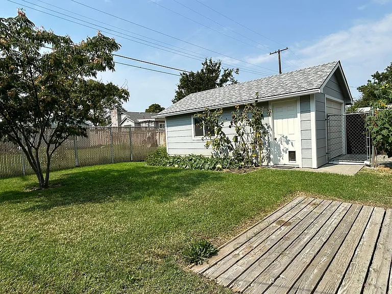1115 Sanford Ave — Photo 22