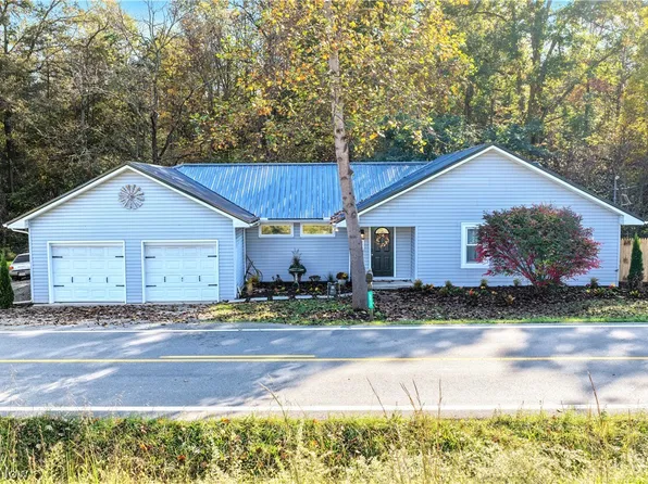 5672 Old Saint Marys Pike, Waverly, WV 26184