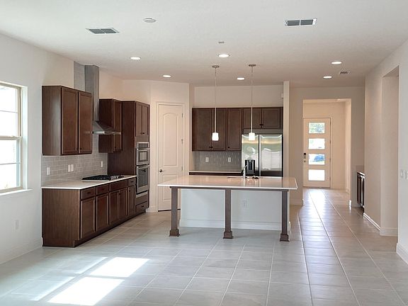 5th image of 5029 Center Ct