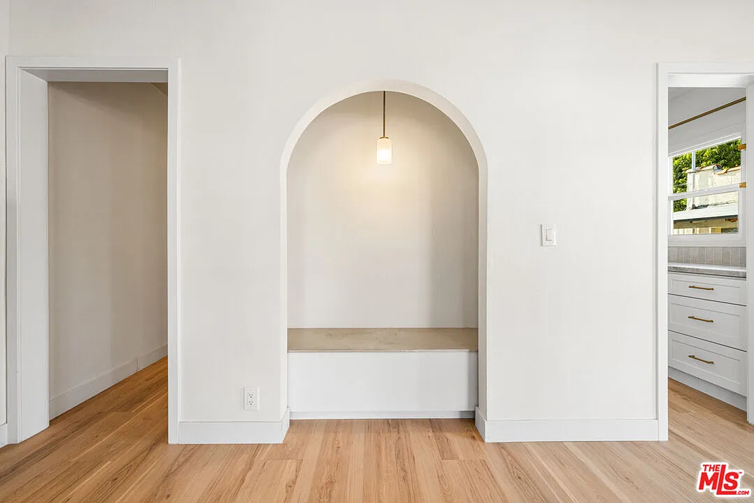 2 bed, 1.0 bath, 714 sqft, $3,250 — Photo 2
