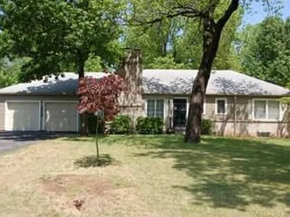 708 E 98th St, Kansas City, MO 64131