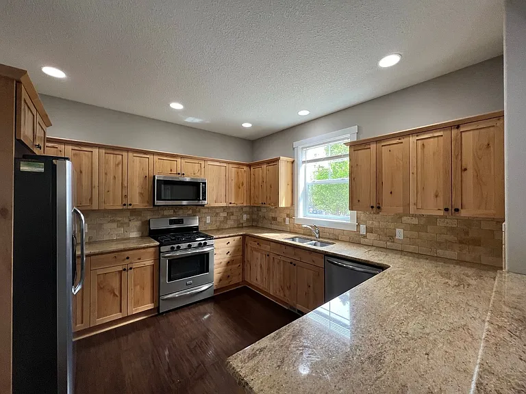 3202 Sherman Ave — Photo 2