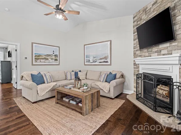 4160 Charlotte Hwy APT F, Lake Wylie, SC 29710