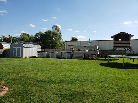 2nd image of 235 W Willow St