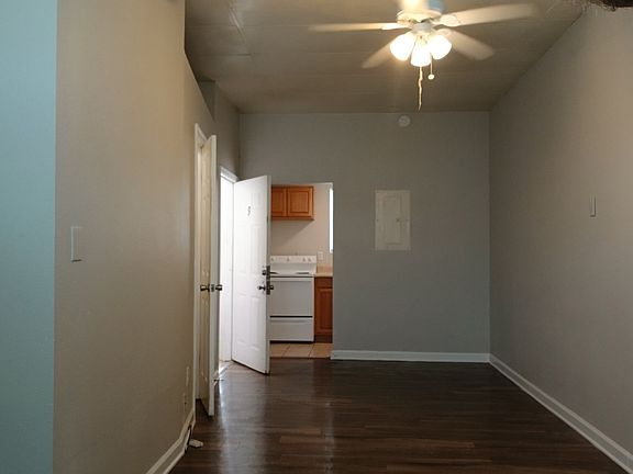 2nd image of 206 Oak St APT 9