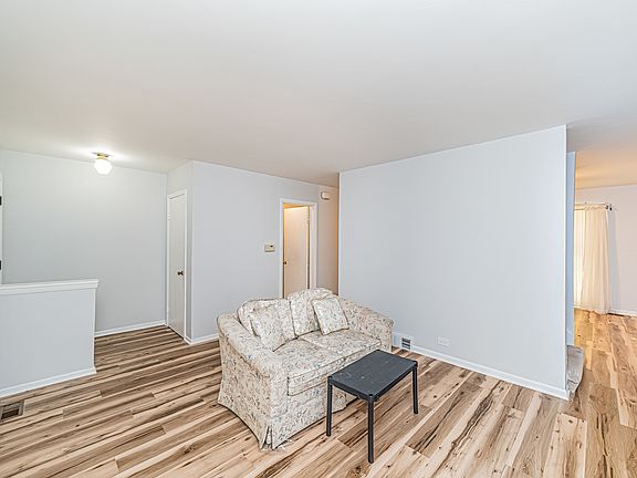 4th image of 6950 N Ashland Blvd Unit F
