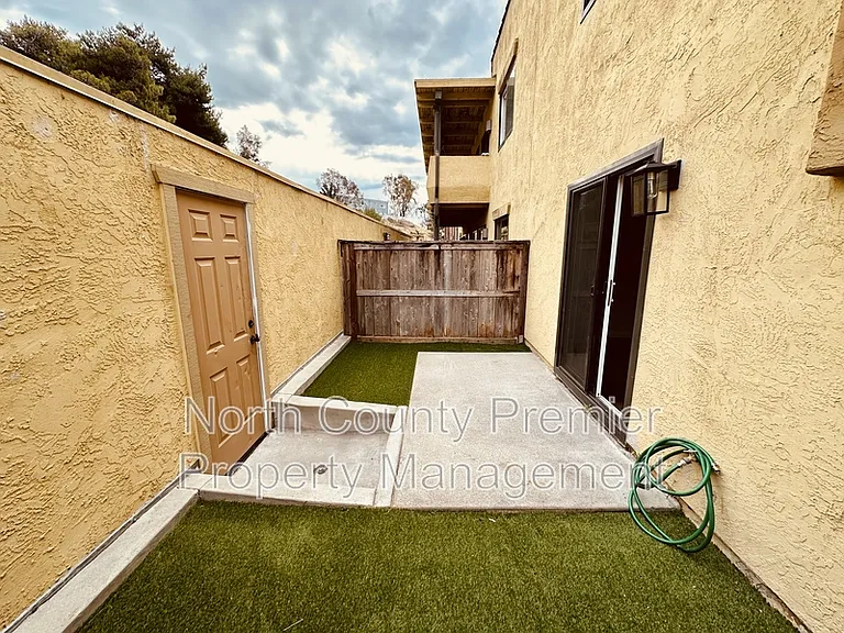 2360 Paseo De Laura #35 — Photo 13