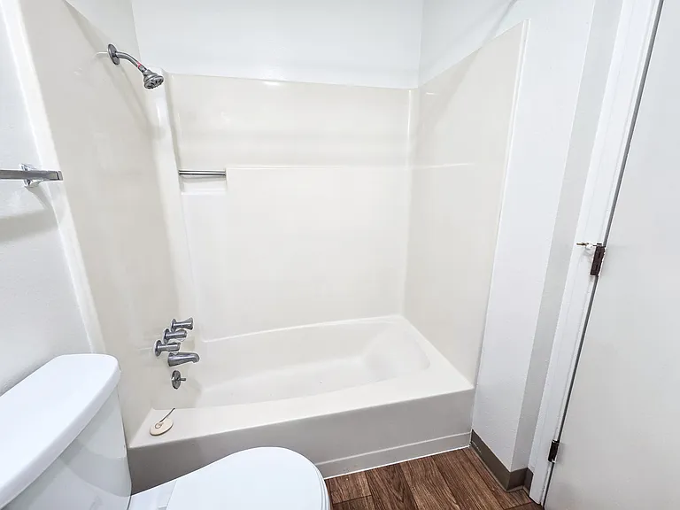 5208 Windsor Island Rd N #D — Photo 11