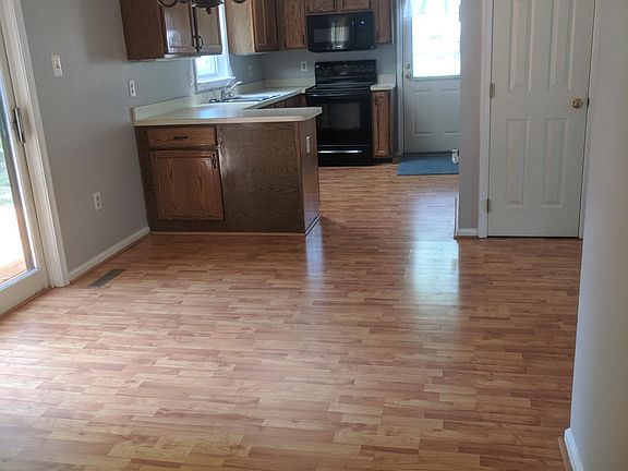 Kitchen and dining area
