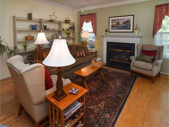 3rd image of 1635 Village Ave