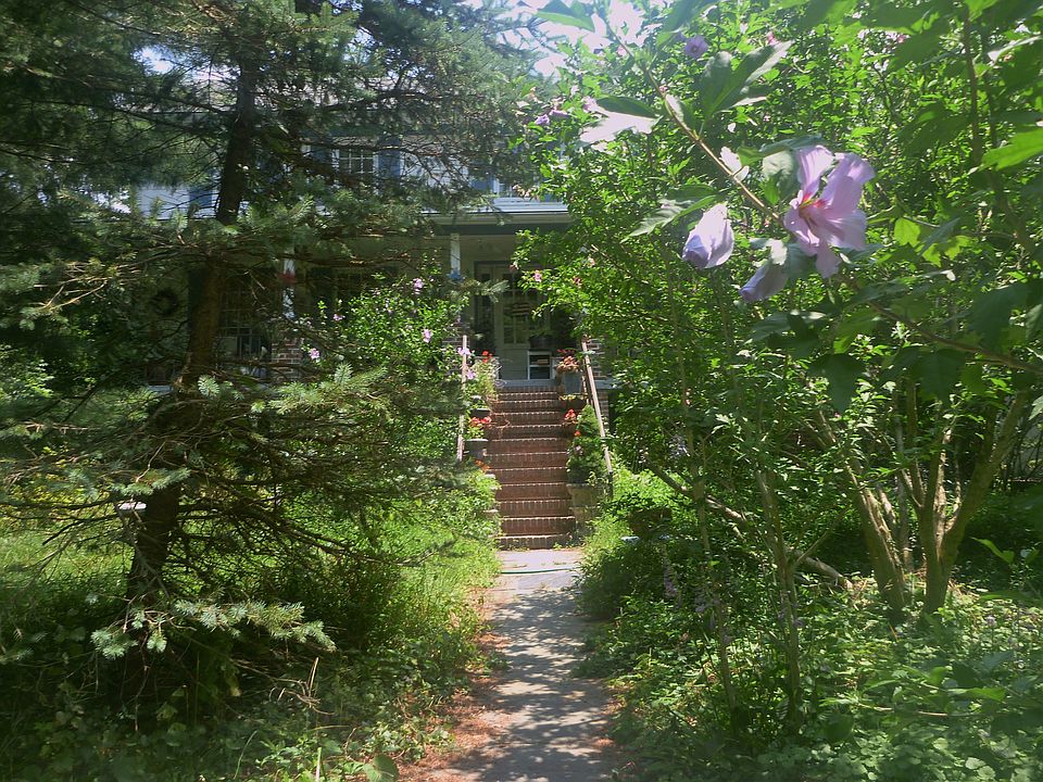 2nd image of 513 Oella Ave