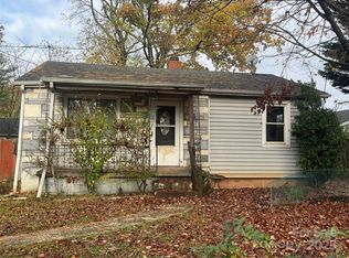 4 La Rue St, Asheville, NC 28806