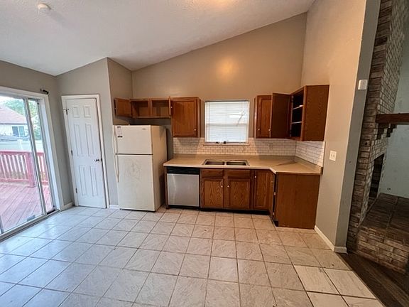 4th image of 3730 Cologne Ct