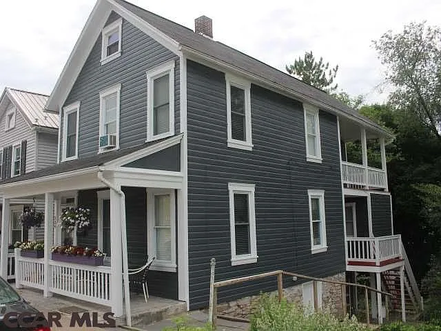 234 E High St photo 1