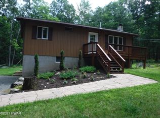 204 Laurel Dr, Shohola, PA 18458