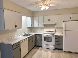 89 Manley Rd APT 22, Auburn, ME 04210