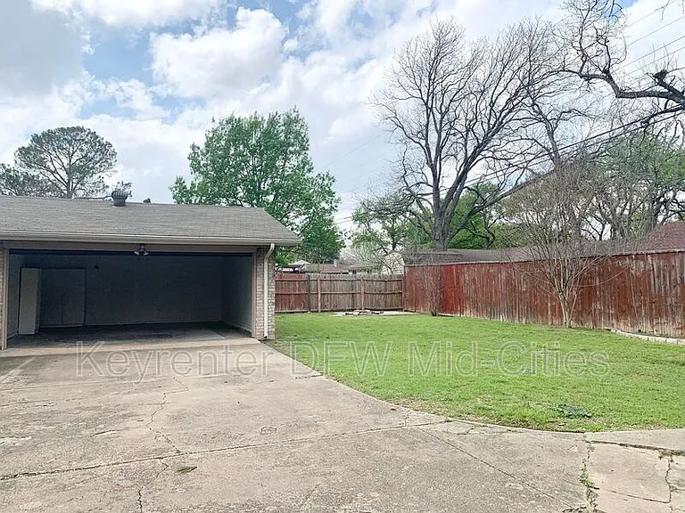 505 E Scotland Dr — Photo 20