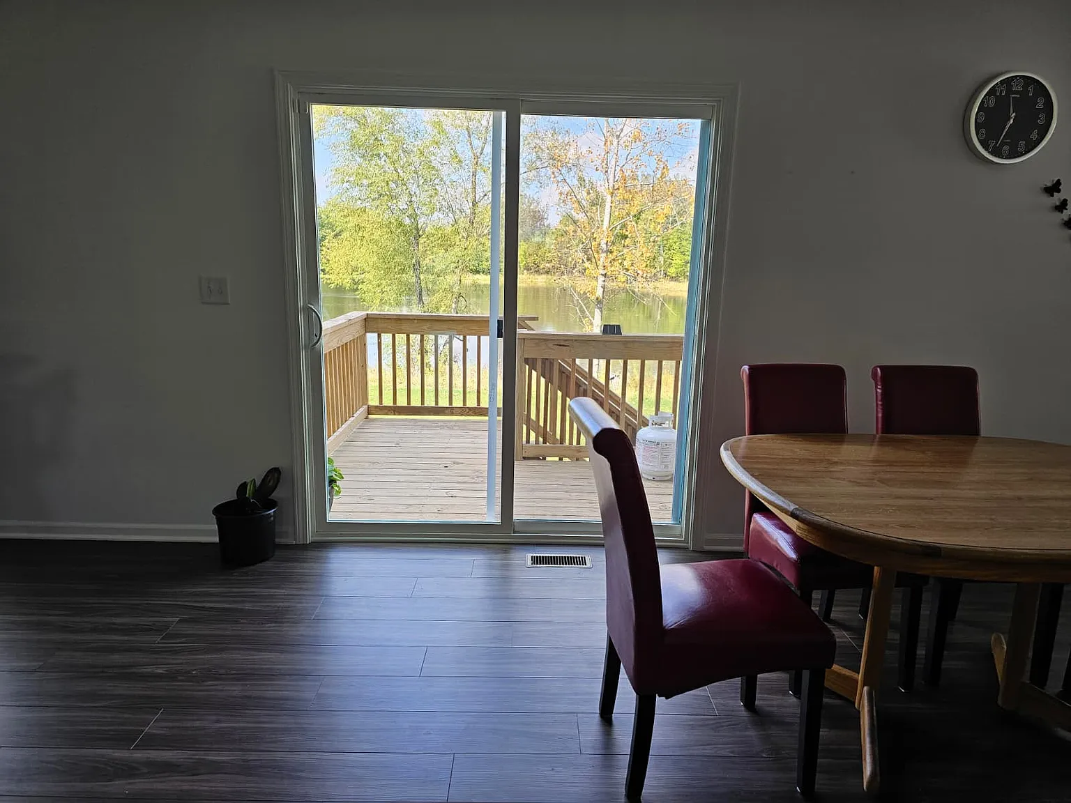 4 bed, 2.5 bath, 2516 sqft, $3,500 — Photo 4