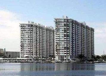 2nd image of 18081 Biscayne Blvd APT 1103