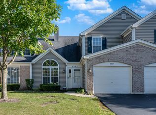 6865 Hampton Cir, Gurnee, IL 60031